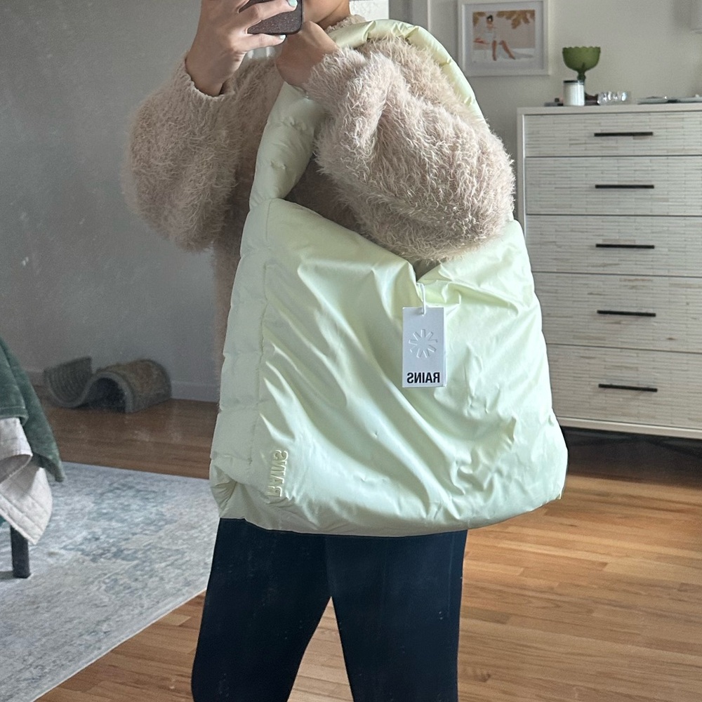 Rains Puffer Tote NWT